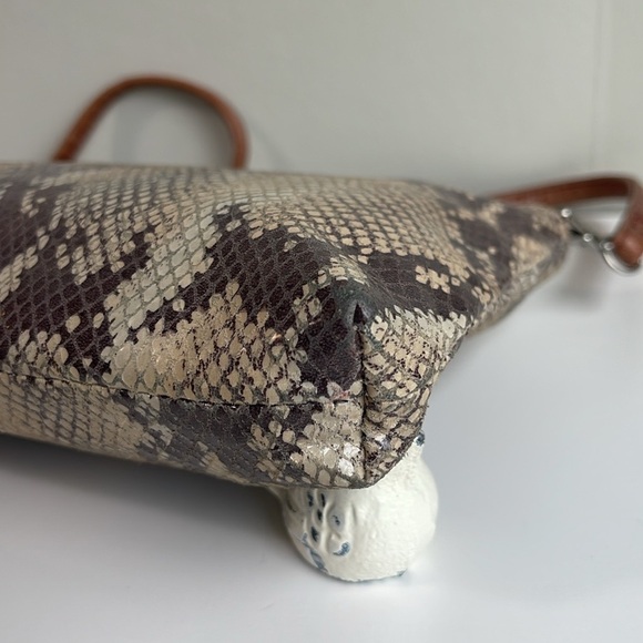 HOBO Leather Wristlet Shoulder Bag - Picture 12 of 16